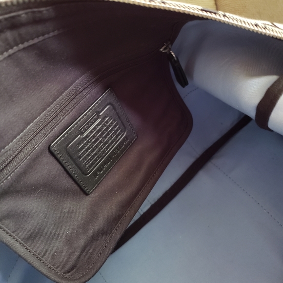 Coach - Picture 4 of 6